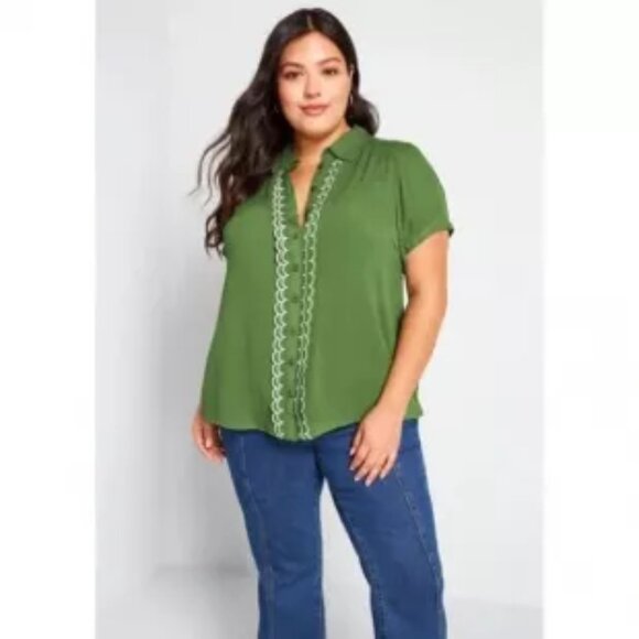 ModCloth All About Scallops Short Sleeve Blouse in Green - Picture 2 of 5